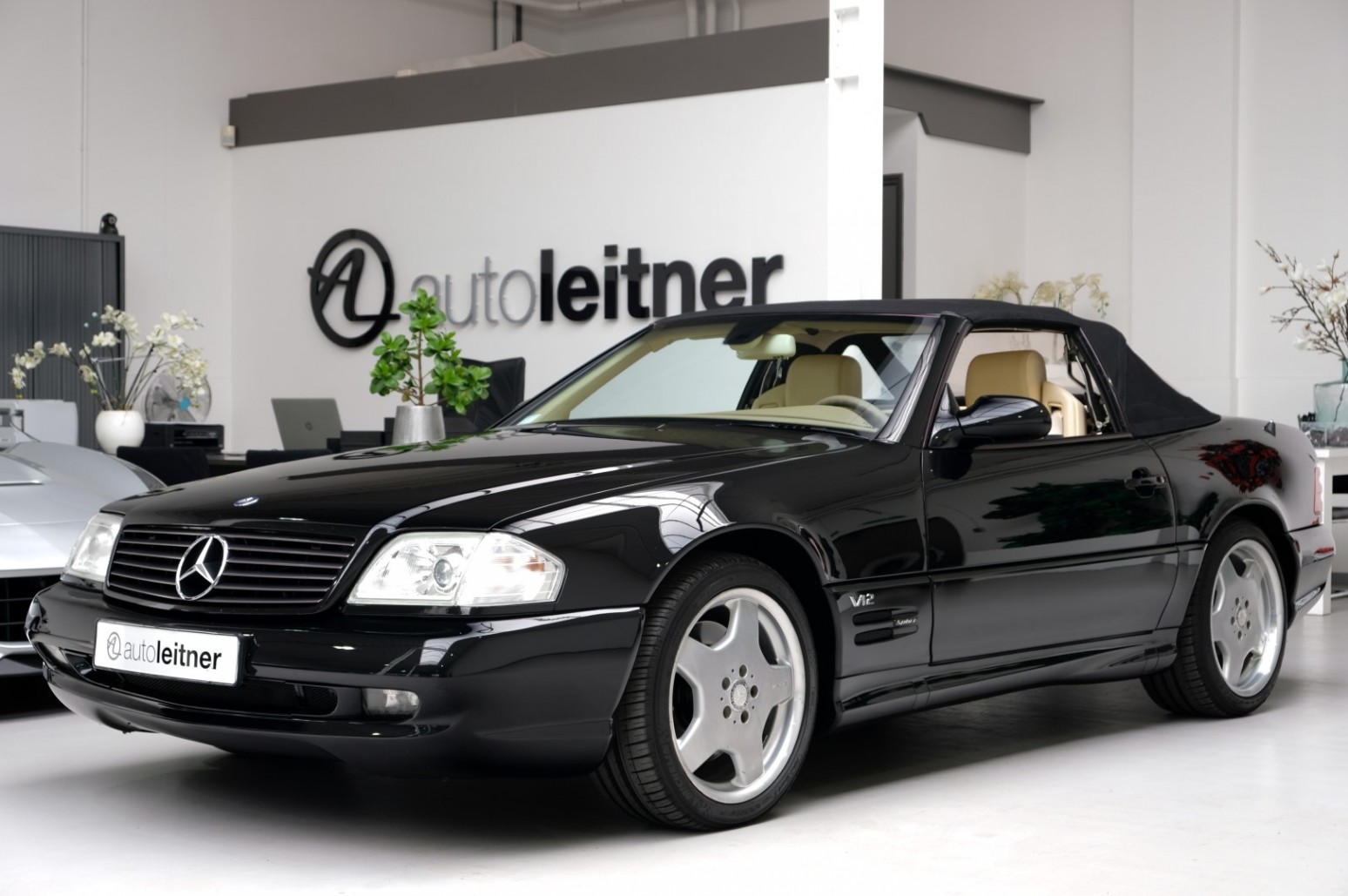 1999 Mercedes SL 600 Roadster R129 Lakzwart for sale at Auto Leitner