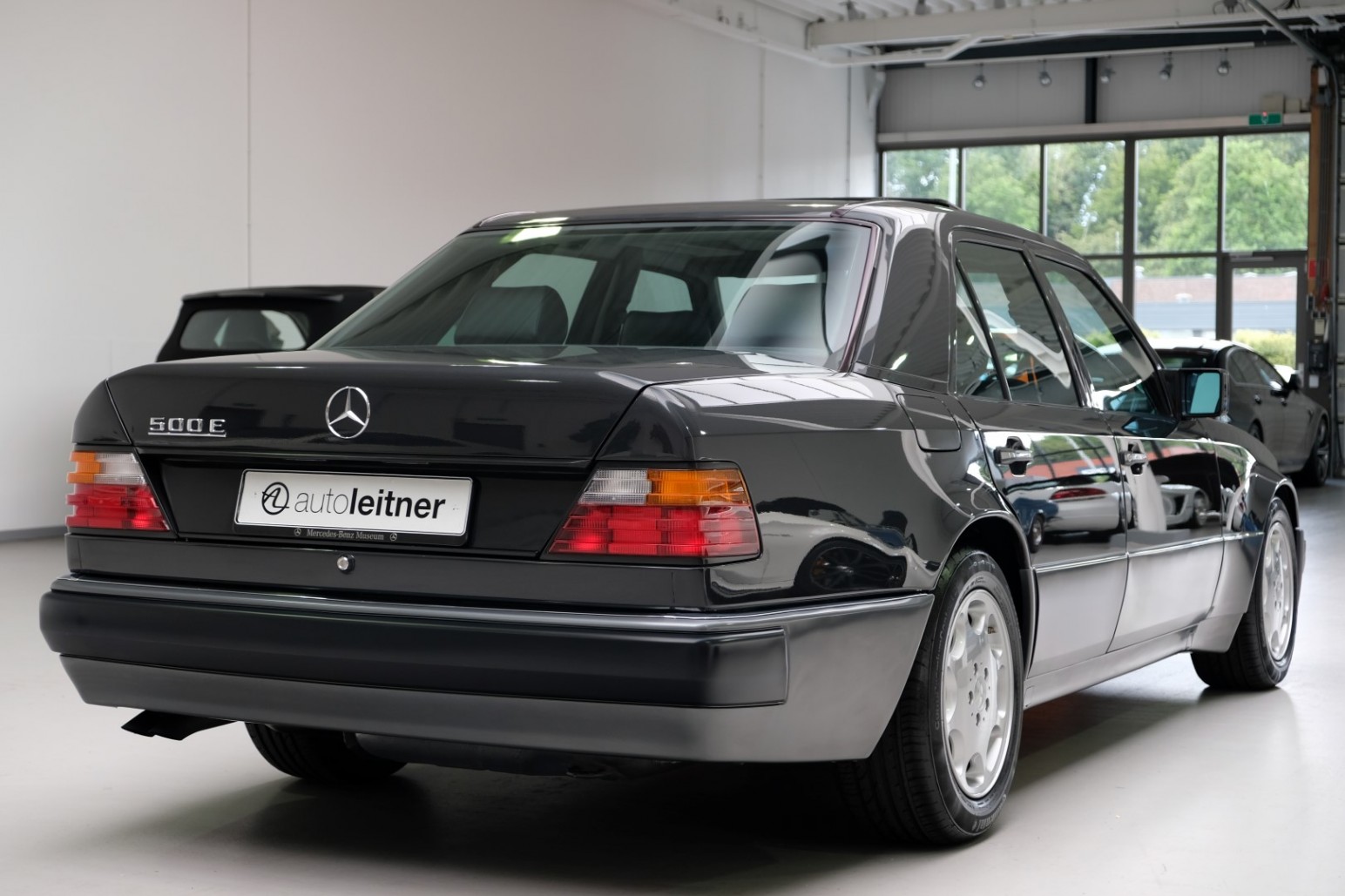 1991 MercedesBenz 500E W124 Blauwzwart metallic for sale