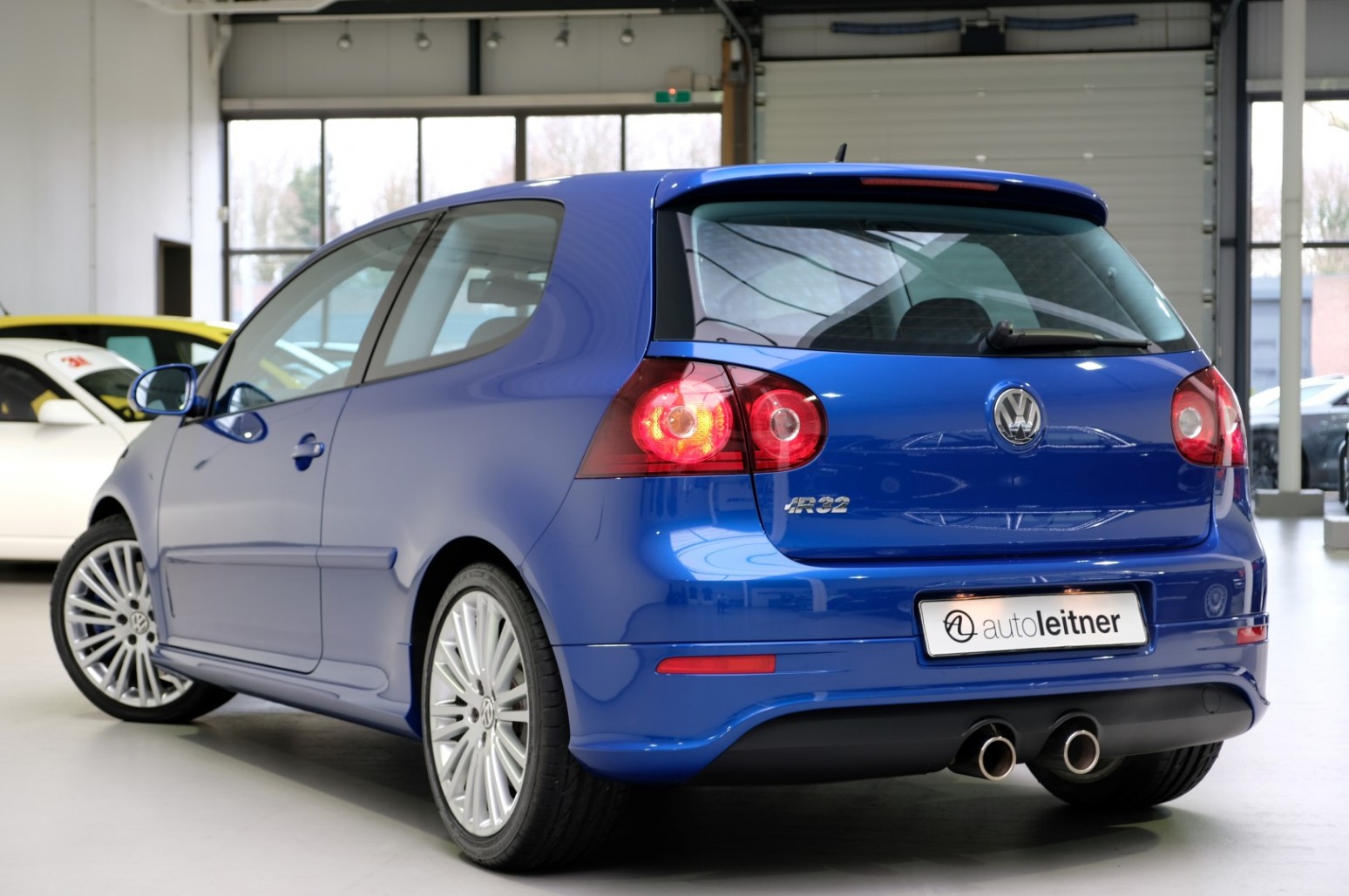 2006 Vw Golf V R32 4 Motion Deep Blue Pareleffect Zum Kauf