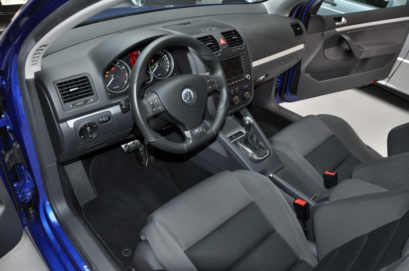 2006 Vw Golf V R32 4 Motion Deep Blue Pareleffect Zum Kauf